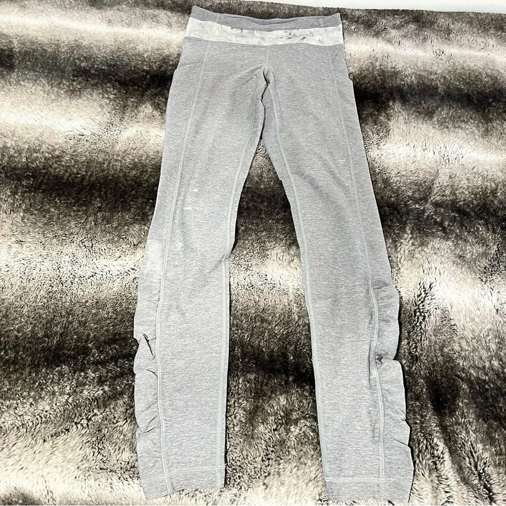 LuluLemon Grey Leggings - Picture 1 of 9